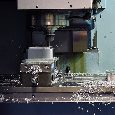 DSC_0141_b injection molding machine in action